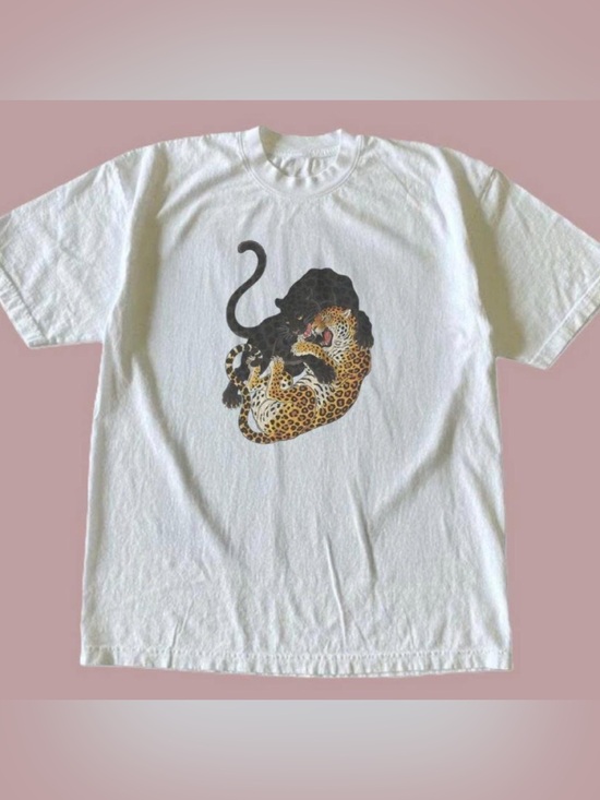 Gildan Other - Gildan White Panther & Leopard Graphic 5-Shirt, Retro Casual Style